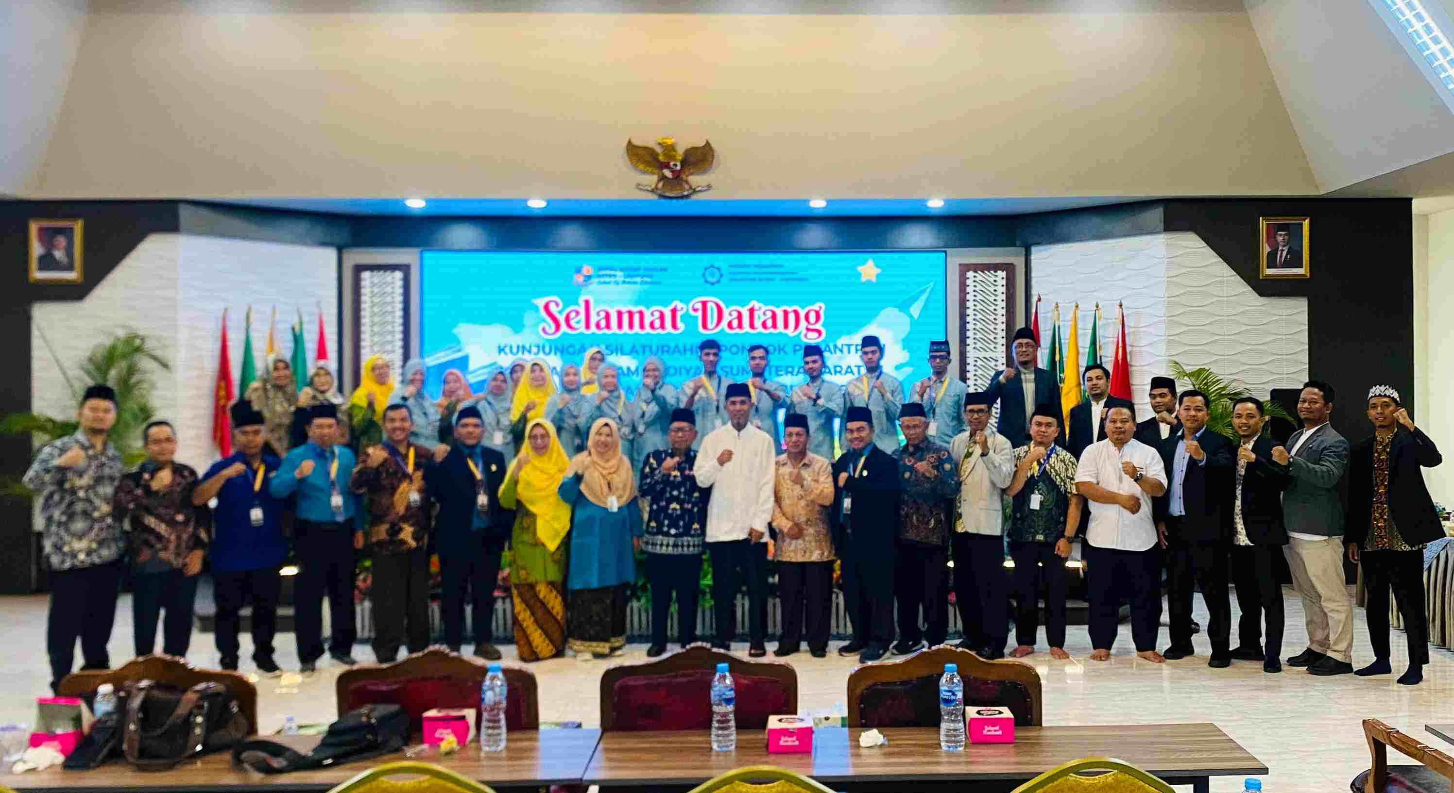 Kunjungan Silaturahmi Pondok Pesantren Kauman Muhammadiyah Sumatera Barat ke SMP Muhammadiyah Ahmad Dahlan Metro